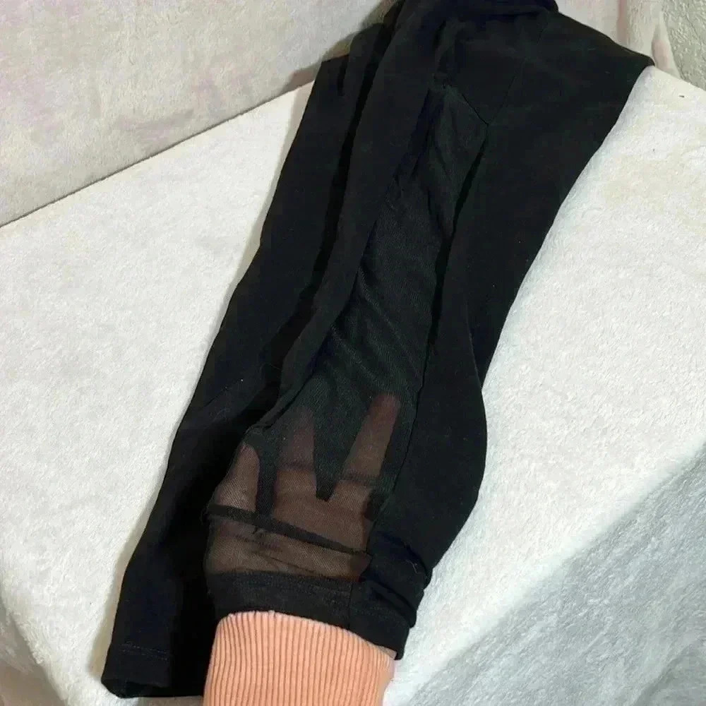 Express Capri legging with sheer side panel. Size small - Picture 6 of 6